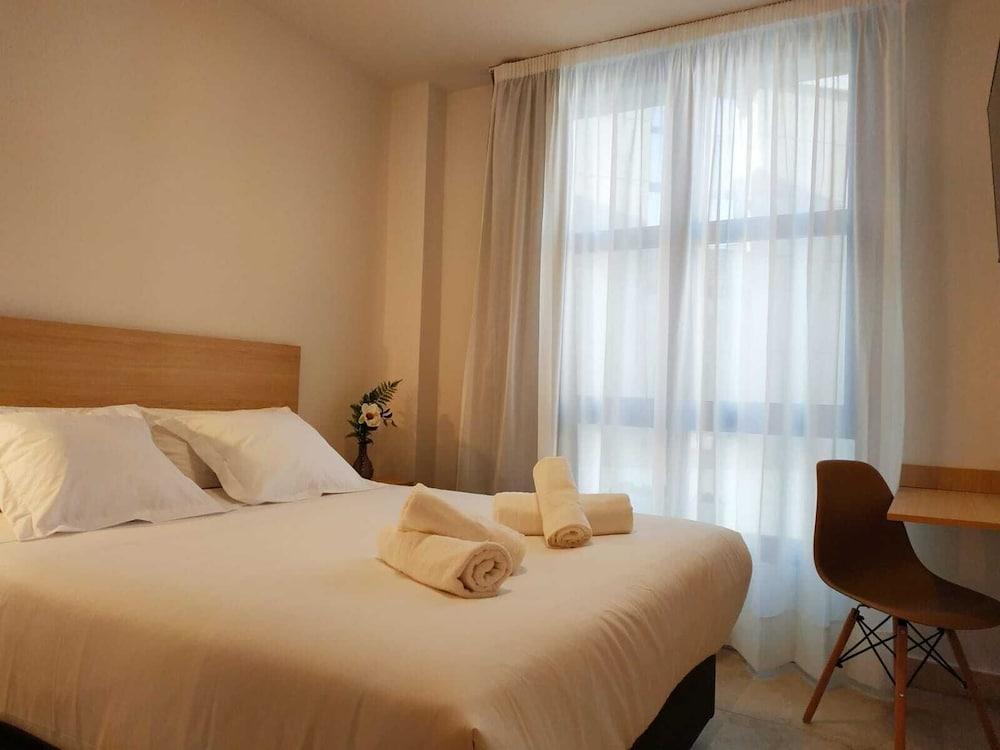 Iraipe Logrono Hotel エクステリア 写真