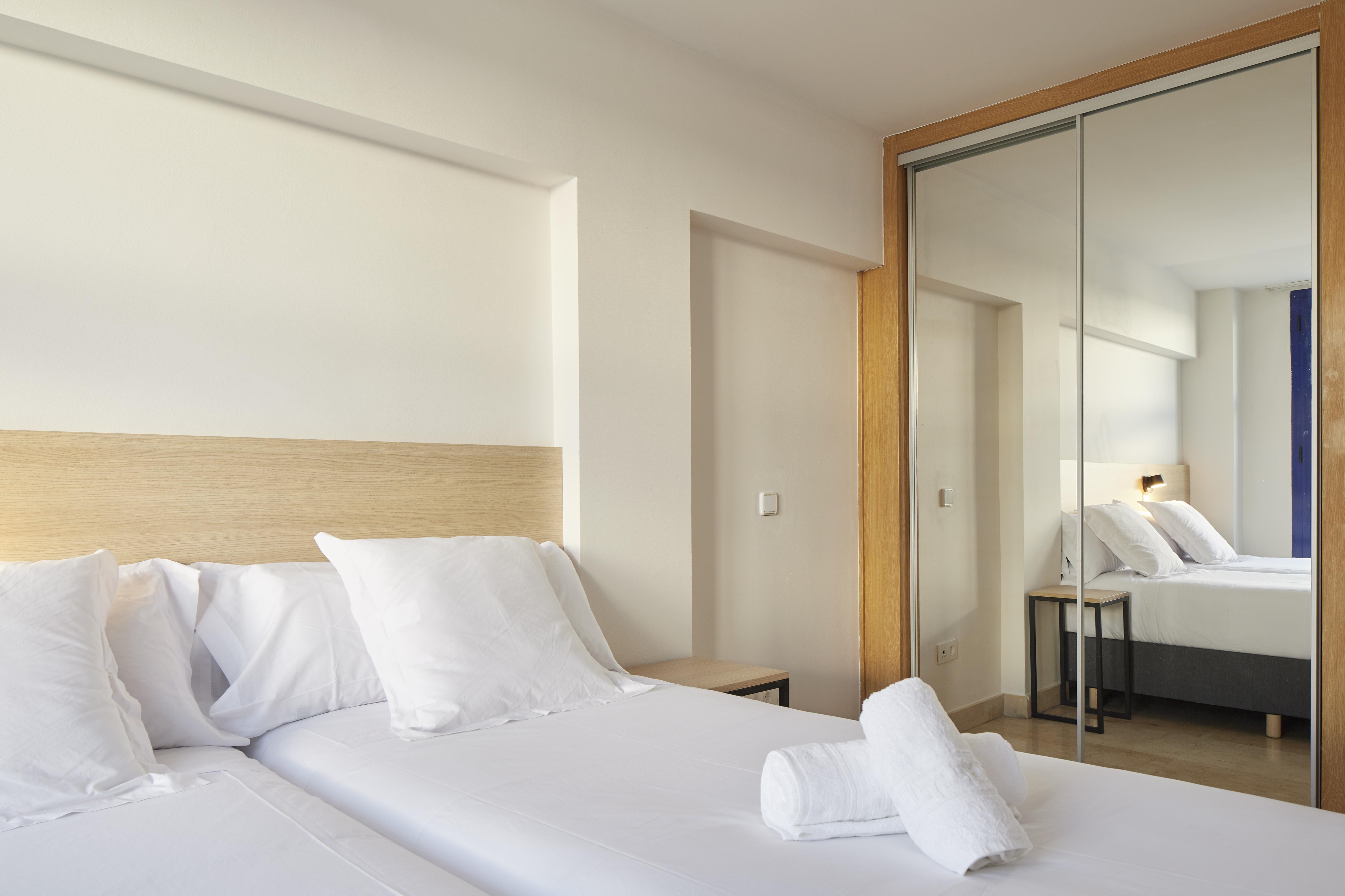 Iraipe Logrono Hotel エクステリア 写真