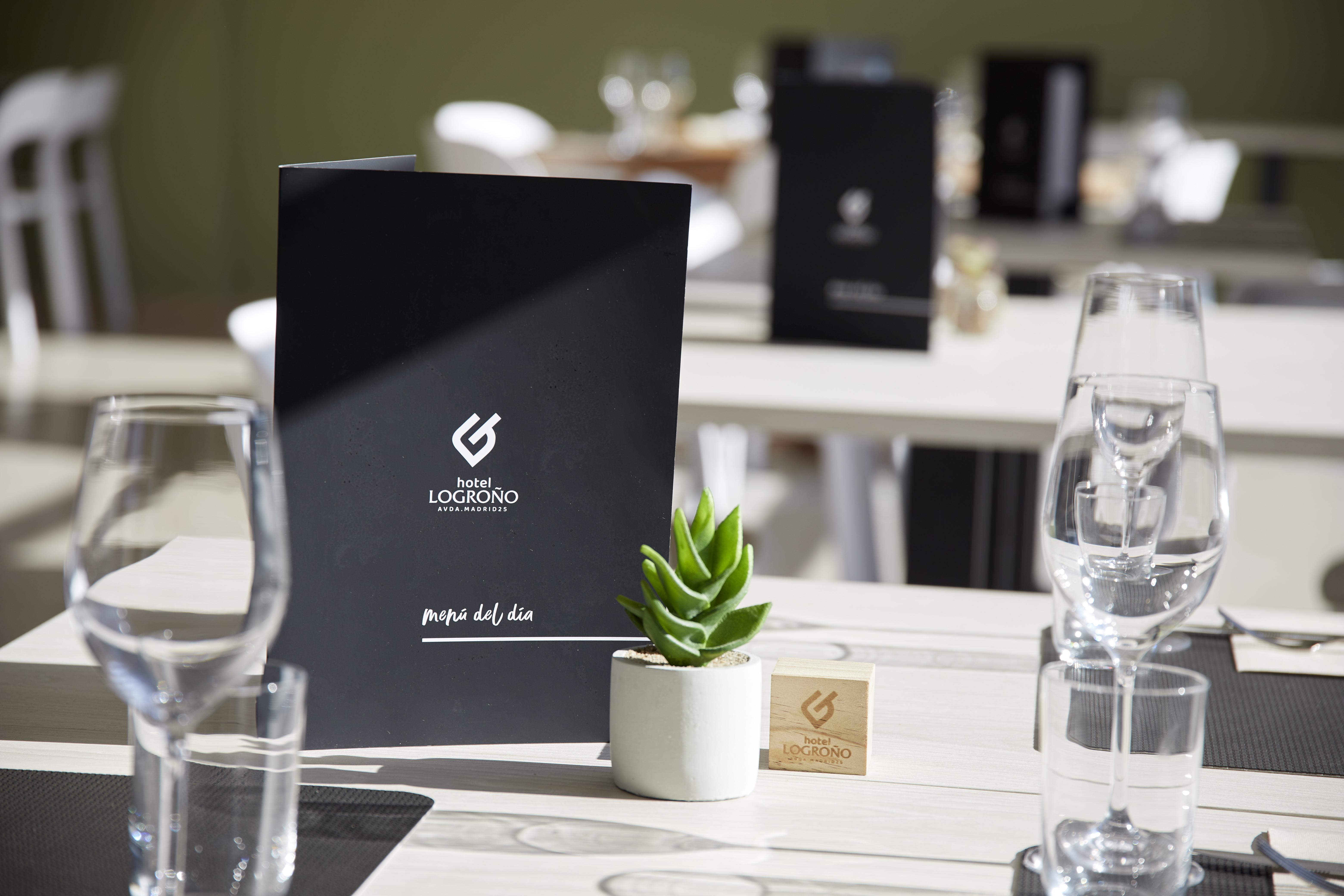 Iraipe Logrono Hotel エクステリア 写真