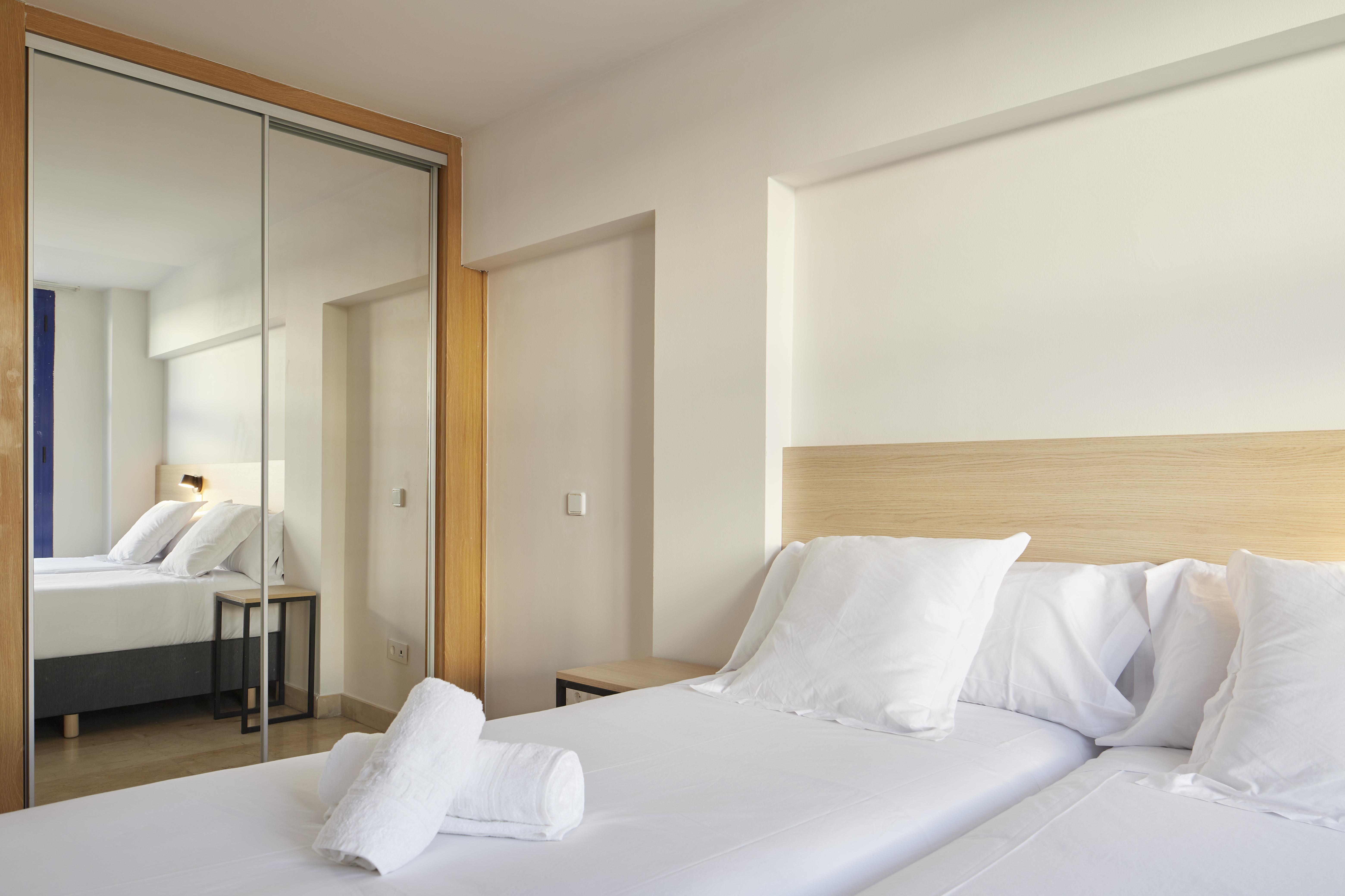 Iraipe Logrono Hotel エクステリア 写真