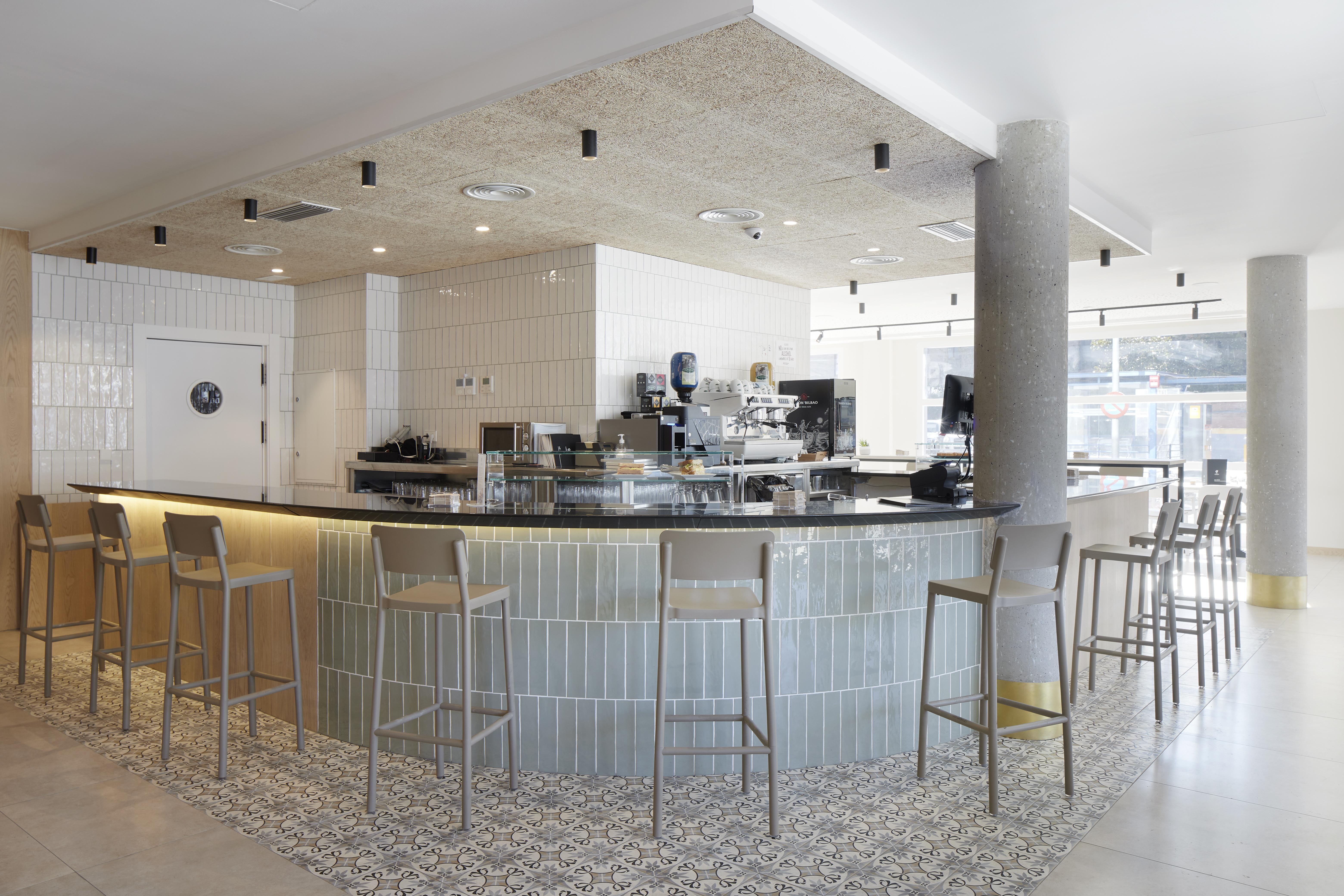 Iraipe Logrono Hotel エクステリア 写真