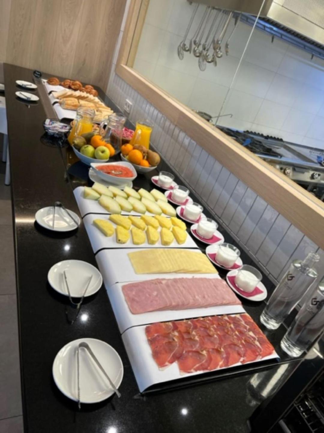 Iraipe Logrono Hotel エクステリア 写真