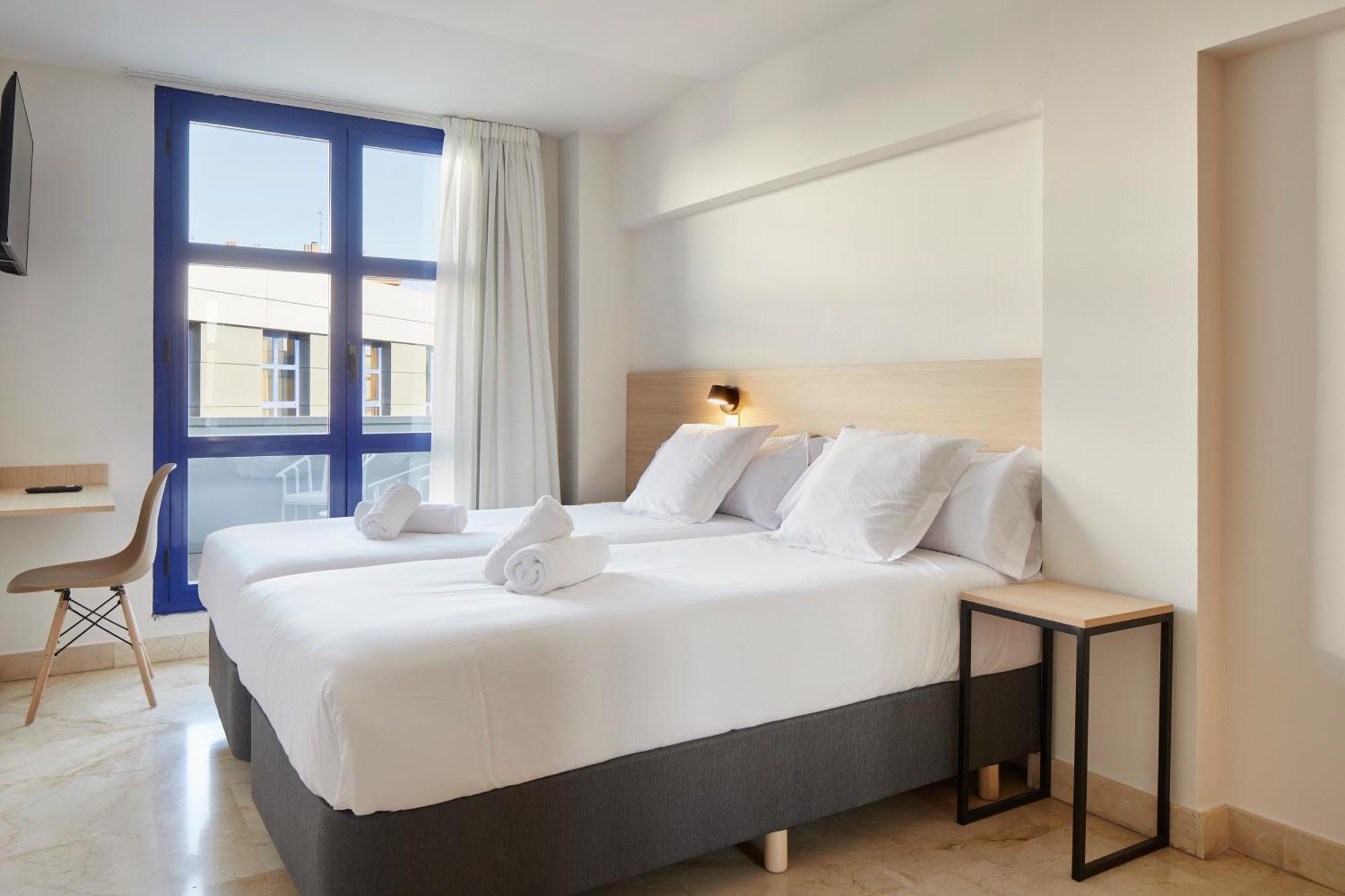 Iraipe Logrono Hotel エクステリア 写真