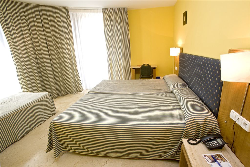 Iraipe Logrono Hotel エクステリア 写真